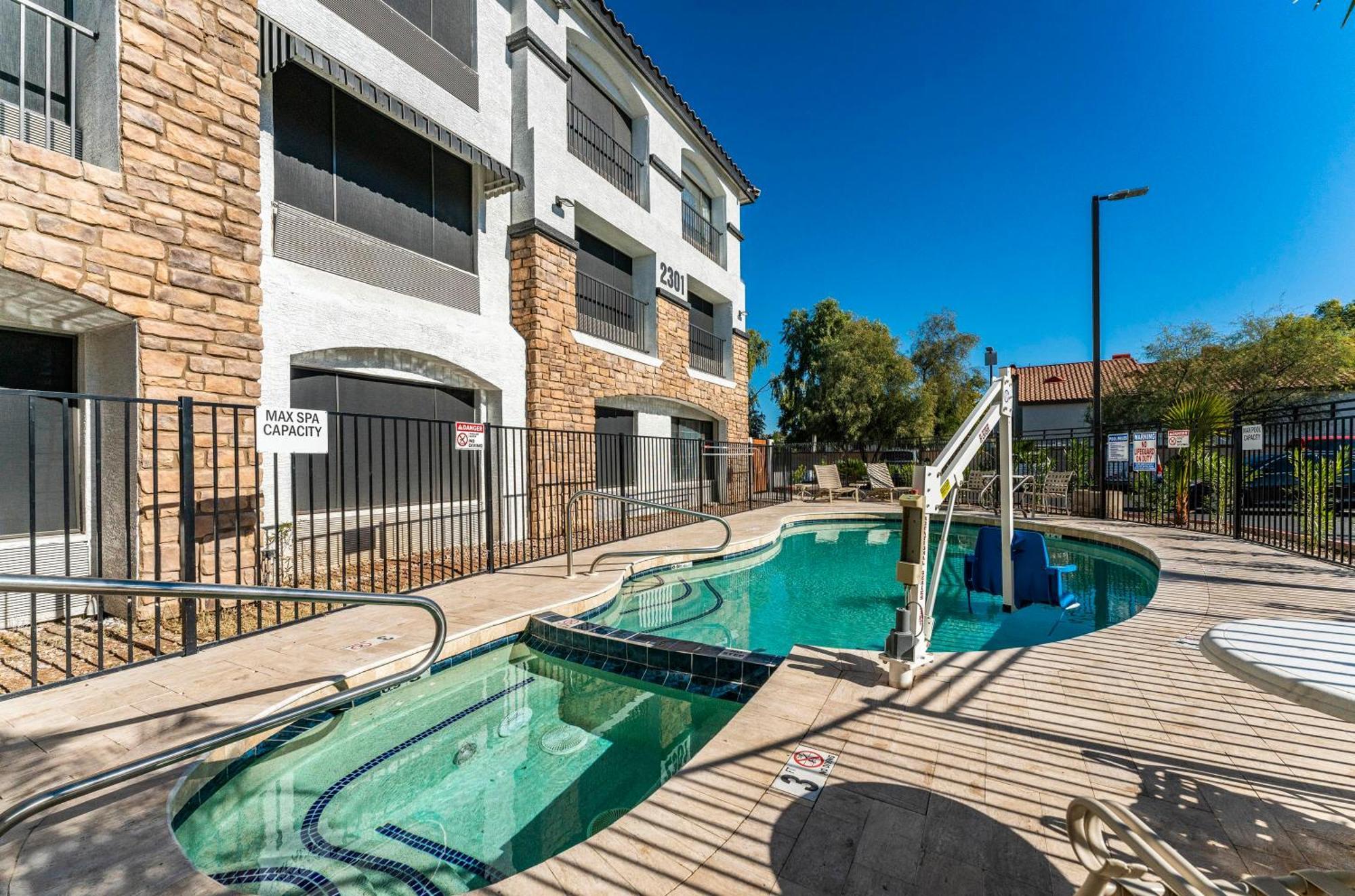Tempe Corner Apartment Studio King Bed Экстерьер фото